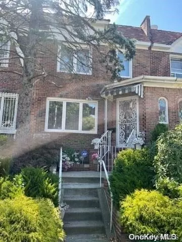 18-82 Willoughby Ave, New York, NY 11385