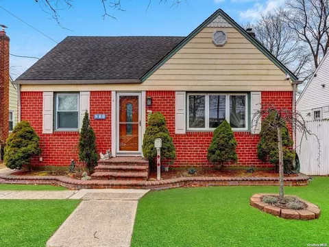 980 Jerusalem Ave, Uniondale, NY 11553