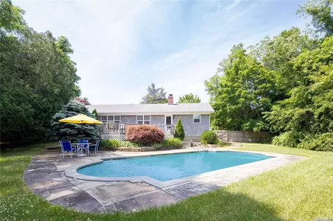 1 Rebel Rd, Shelter Island, NY 11964