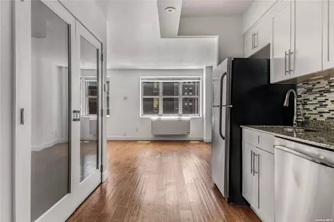 516 W 47th St #S5K, New York, NY 10036