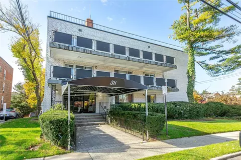 38 Barstow Rd #3-A, North Hempstead, NY 11021