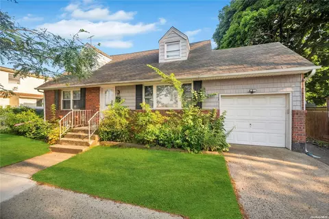 531 Central Ave, Bethpage, NY 11714