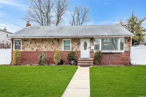 2745 Preston Pl, North Bellmore, NY 11710