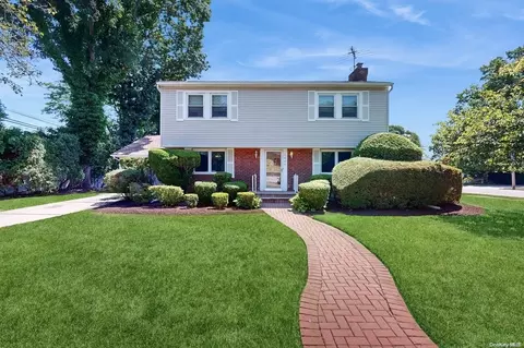 1457 California St, Rockville Centre, NY 11570