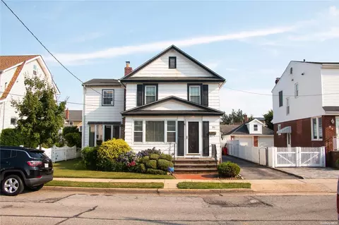 31 Dow Ave, North Hempstead, NY 11501