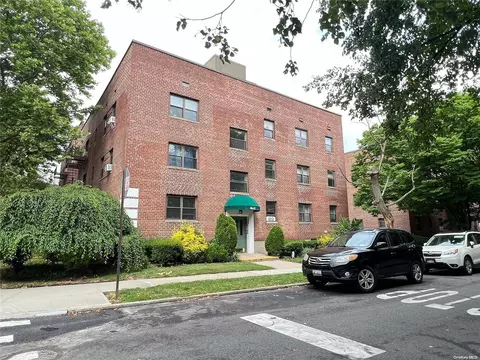 46-42 215th Pl #3B, Bayside, NY 11361