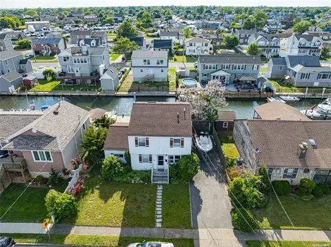 92 W Lido Promenade, Lindenhurst, NY 11757