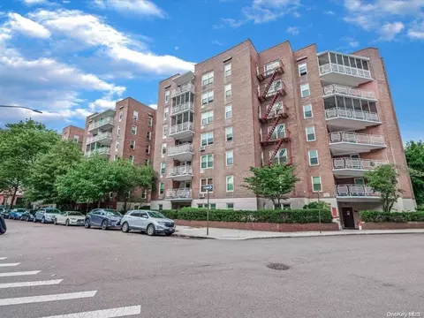 66-10 Thornton Pl #3B, New York, NY 11374