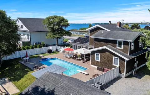 45 Landing Ln, East Quogue, NY 11942