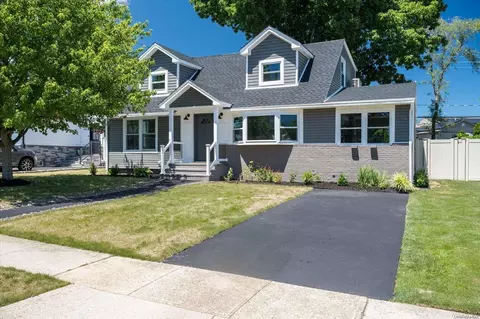 4051 Wicks Ave, Seaford, NY 11783