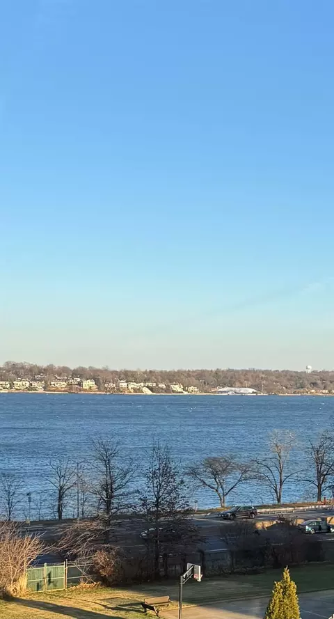 17-85 215 St #4J, New York, NY 11360