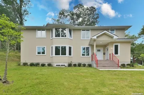 99 Community Dr, North Hempstead, NY 11030