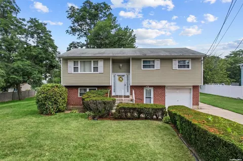 51 Williams Ave, Amityville, NY 11701