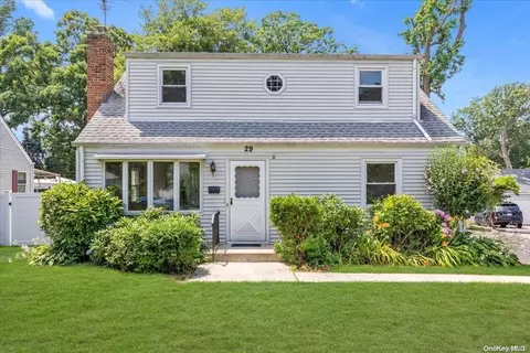 29 Inwood Rd, Glen Cove, NY 11542