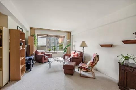 63-33 98th Pl #5E, Rego Park, NY 11374