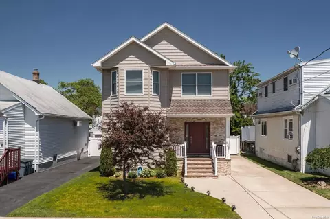 949 Mckinley St, Baldwin, NY 11510