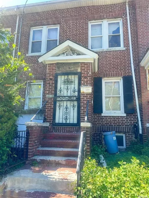 140-19 Rose Ave, New York, NY 11355