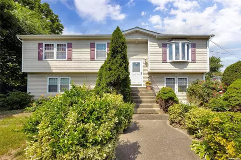 10 Washington Ave, Deer Park, NY 11729
