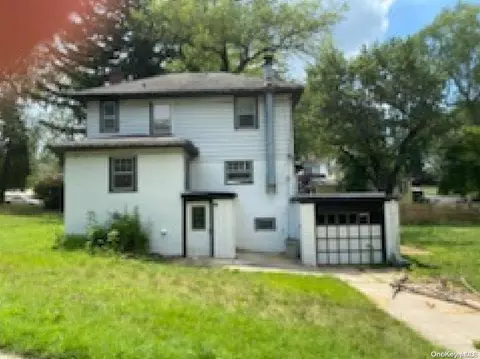 240-42 Little Neck Rd, New York, NY 11363