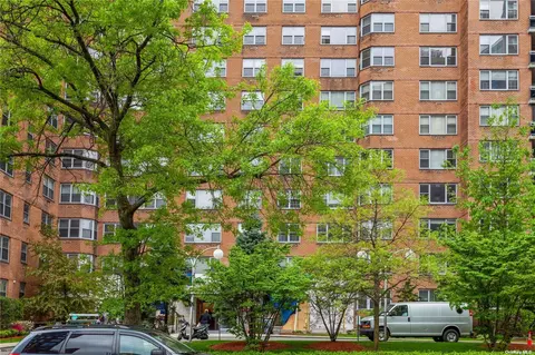70-25 Yellowstone Blvd #12O, Forest Hills, NY 11375