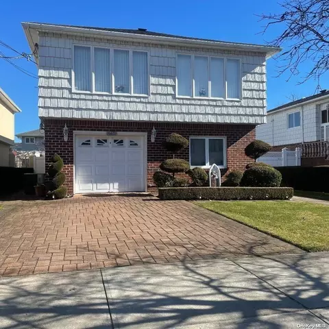 164-37 85 St, New York, NY 11414