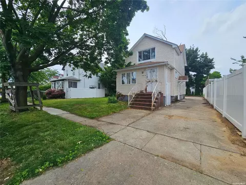138-16 243rd St, New York, NY 11422