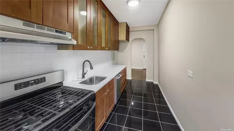 35-38 75th St #4C, New York, NY 11372