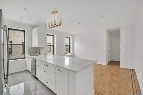 24-65 38 St #D6, New York, NY 11103