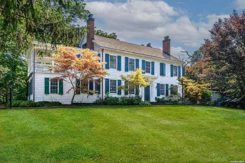 518 Park Ave, Huntington, NY 11743