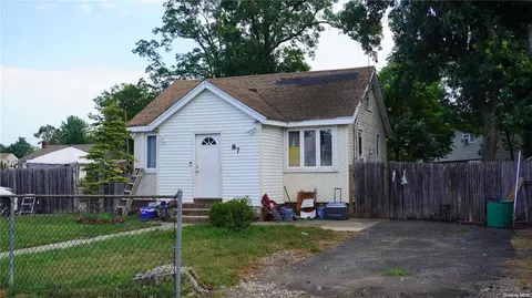 87 Levey Blvd, Wyandanch, NY 11798