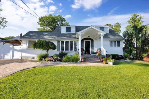 63 Westwood Rd N, Massapequa Park, NY 11762