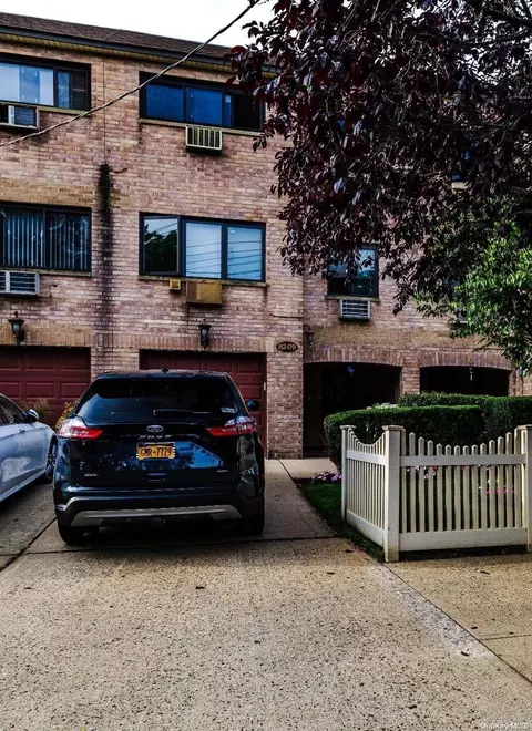 82-09 155th Ave #9E, New York, NY 11414