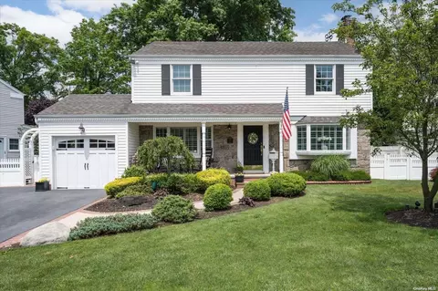 415 Coleridge Rd, Rockville Centre, NY 11570