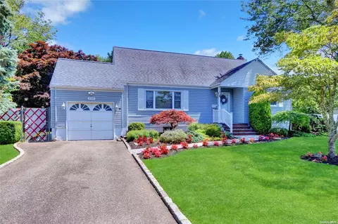 159 Suffolk Ave, West Babylon, NY 11704