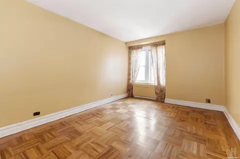 48-01 42nd St #5E, Sunnyside, NY 11104