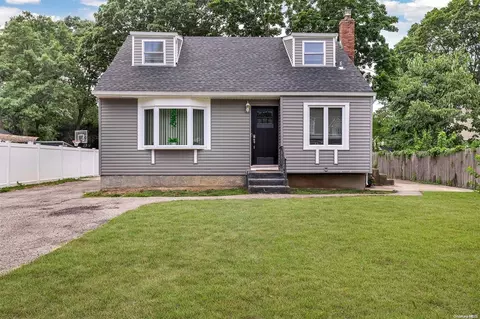 1096 Bay Shore Ave, Bay Shore, NY 11706