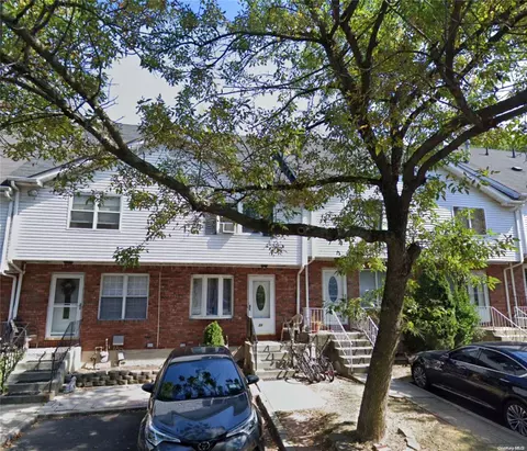 59 Country Ln, Staten Island, NY 10312