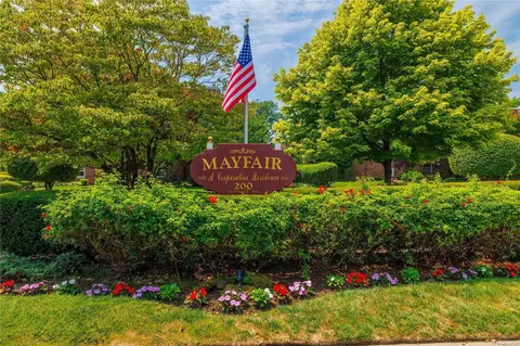 200 North Vlg #D9, Rockville Centre, NY 11570