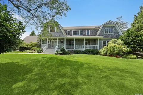 21 Rogers Ln, Southampton, NY 11960
