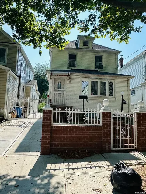109-94 202nd St, New York, NY 11412