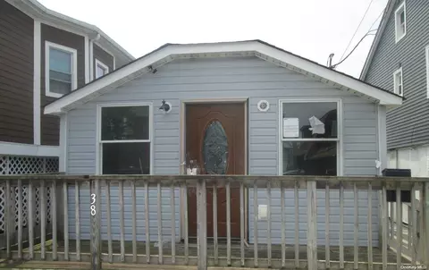 38 W 12th Rd, New York, NY 11693