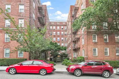45 Kew Gardens Rd #1D, Kew Gardens, NY 11415