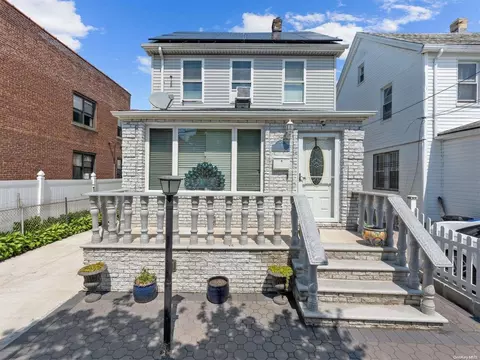 109-63 203rd St, New York, NY 11412