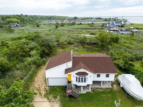 63 Beaver Dr, Mastic Beach, NY 11951