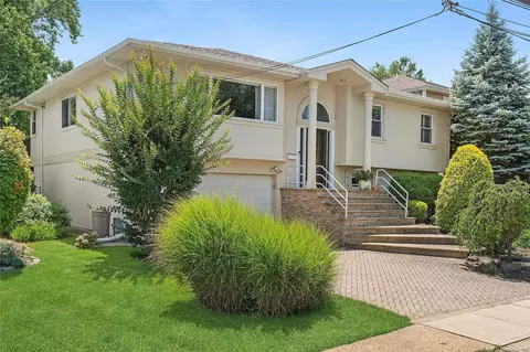 1962 Julian Ln, Merrick, NY 11566