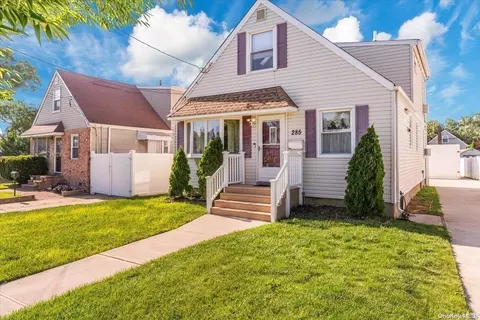 285 Sheridan Blvd, Inwood, NY 11096