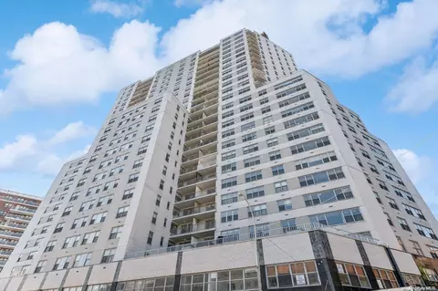 125-10 Queens Blvd #2007, New York, NY 11415