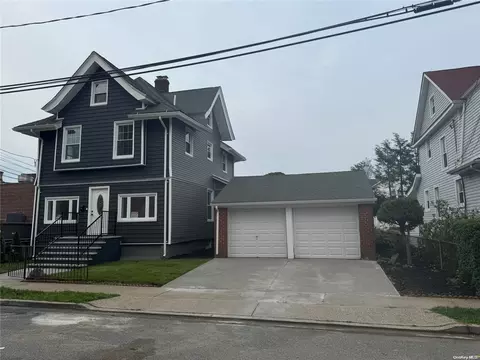 94-11 N 225th St, Floral Park, NY 11001
