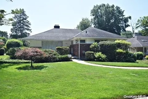 552 Emerson Dr, West Hempstead, NY 11552