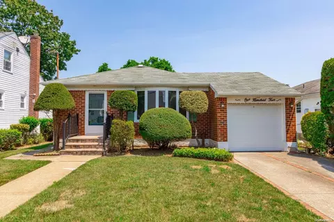 104 Lincoln Rd, Hempstead, NY 11550